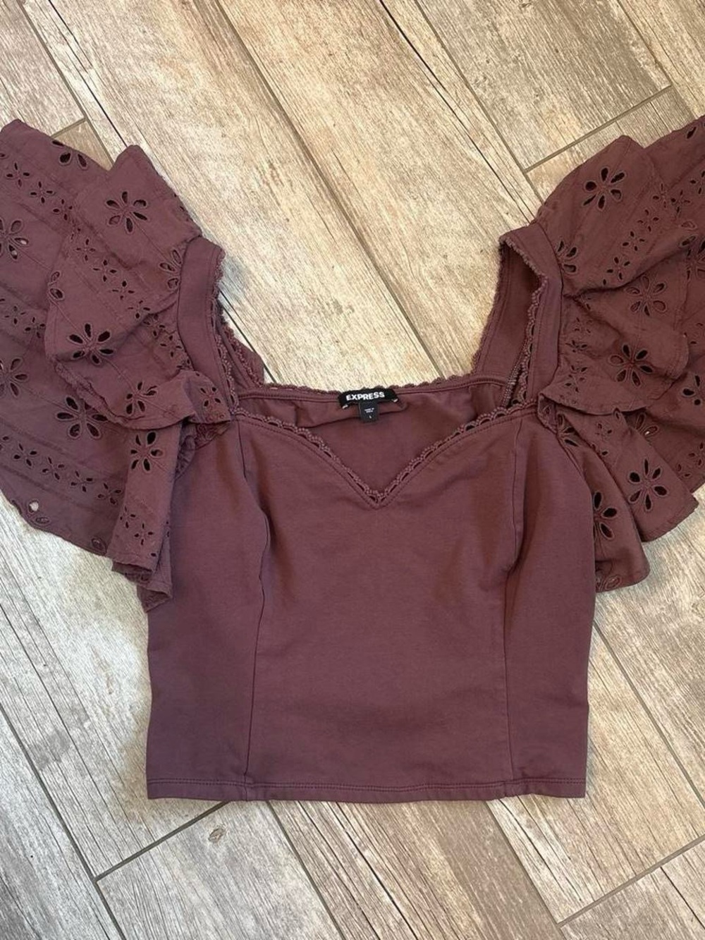 Express Plum Eyelet Flutter Sleeve Crop Top